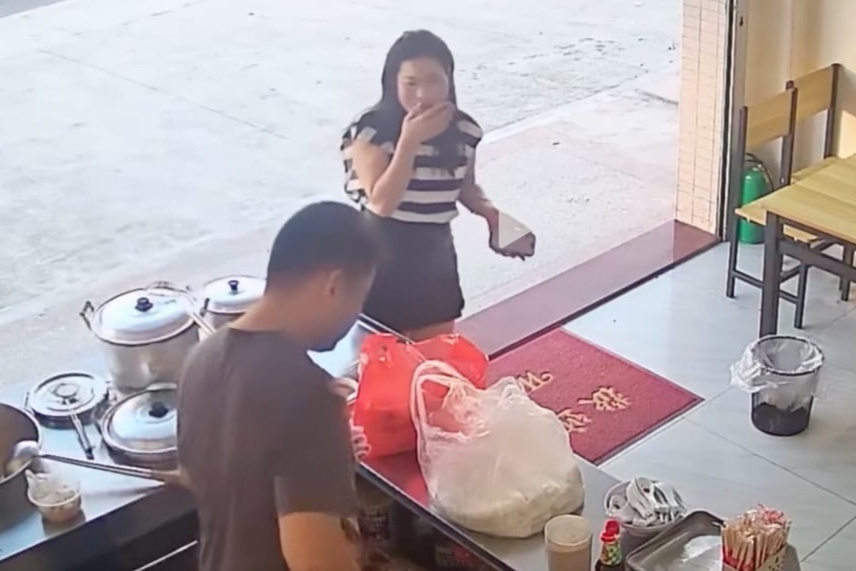 Di an bun, co gai TQ gap lai moi tinh dau 16 nam truoc va cai ket hinh anh
