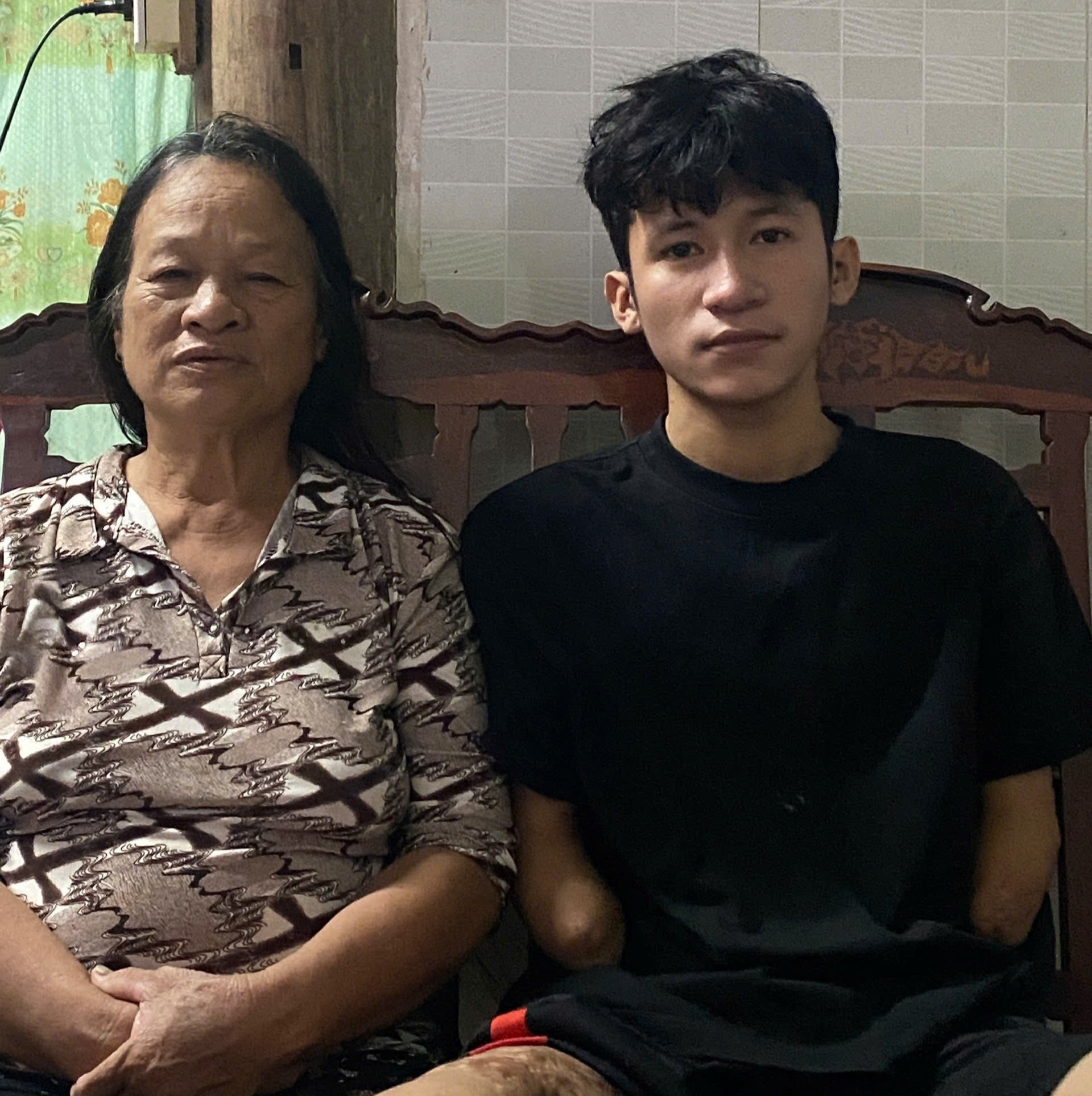 chang trai cut tay anh 4
