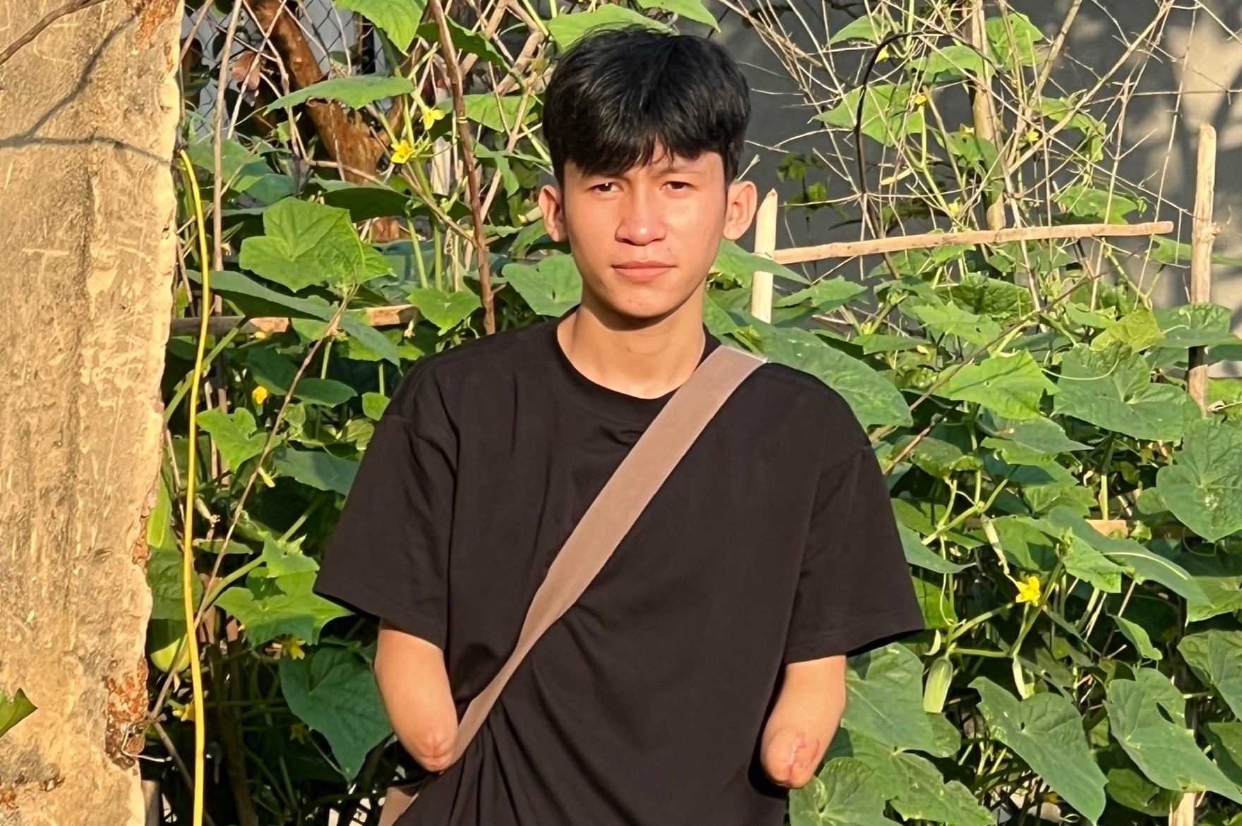 chang trai cut tay anh 1