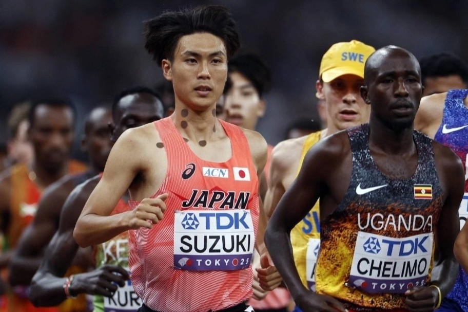 Mieng dan ky la khap co the VDV chay bo Nhat Ban khien the gioi to mo hinh anh