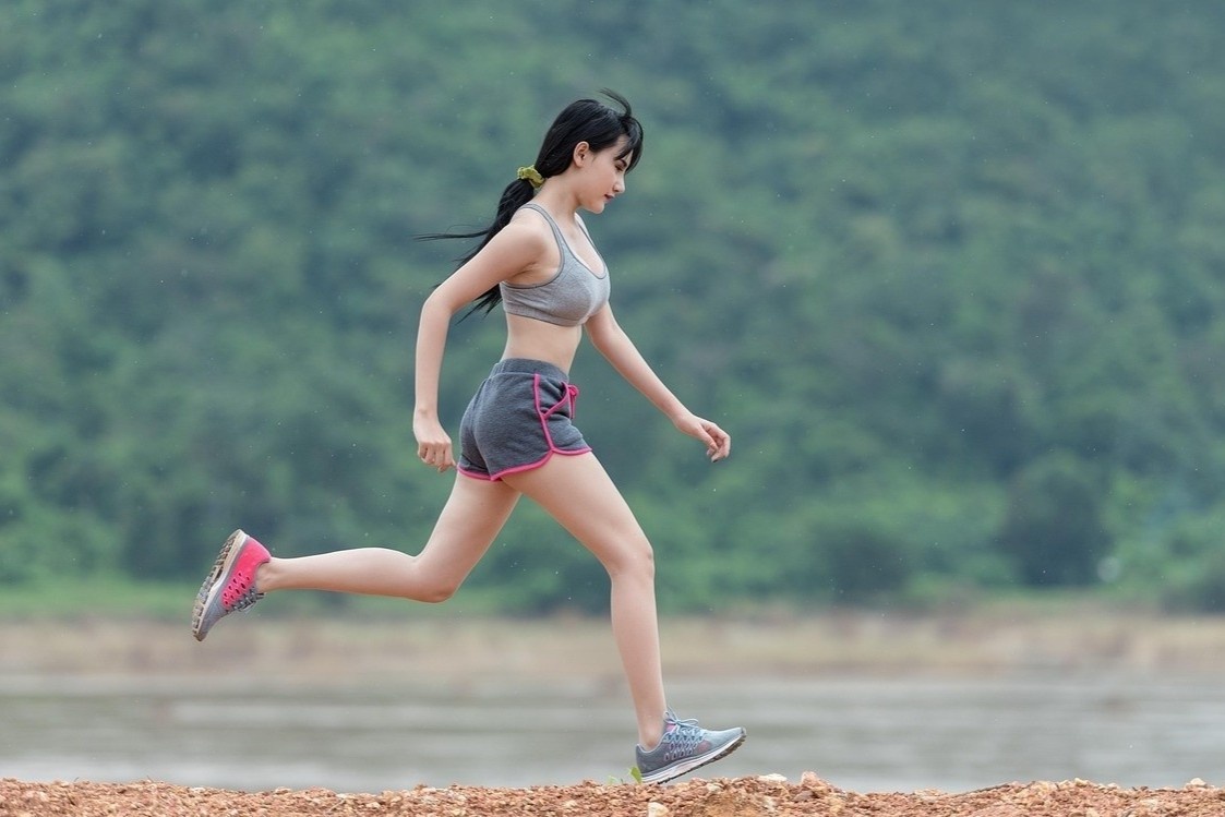 Dieu gi xay ra voi co the khi ban chay bo moi ngay? hinh anh