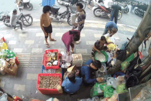 Tho son roi tu tang cao xuong trung nguoi dan o TP.HCM hinh anh