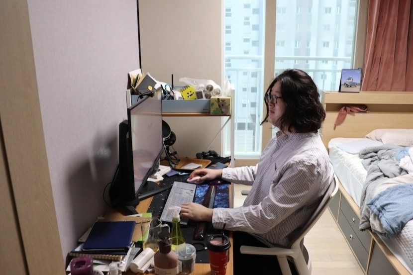 Nguoi tre vay mua nha: Gong tra lai hay chon song thue lau dai? hinh anh