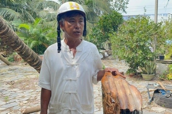 Chu nhan 'cay dua bi ton bay chem dut than' trong bao so 13 noi gi? hinh anh