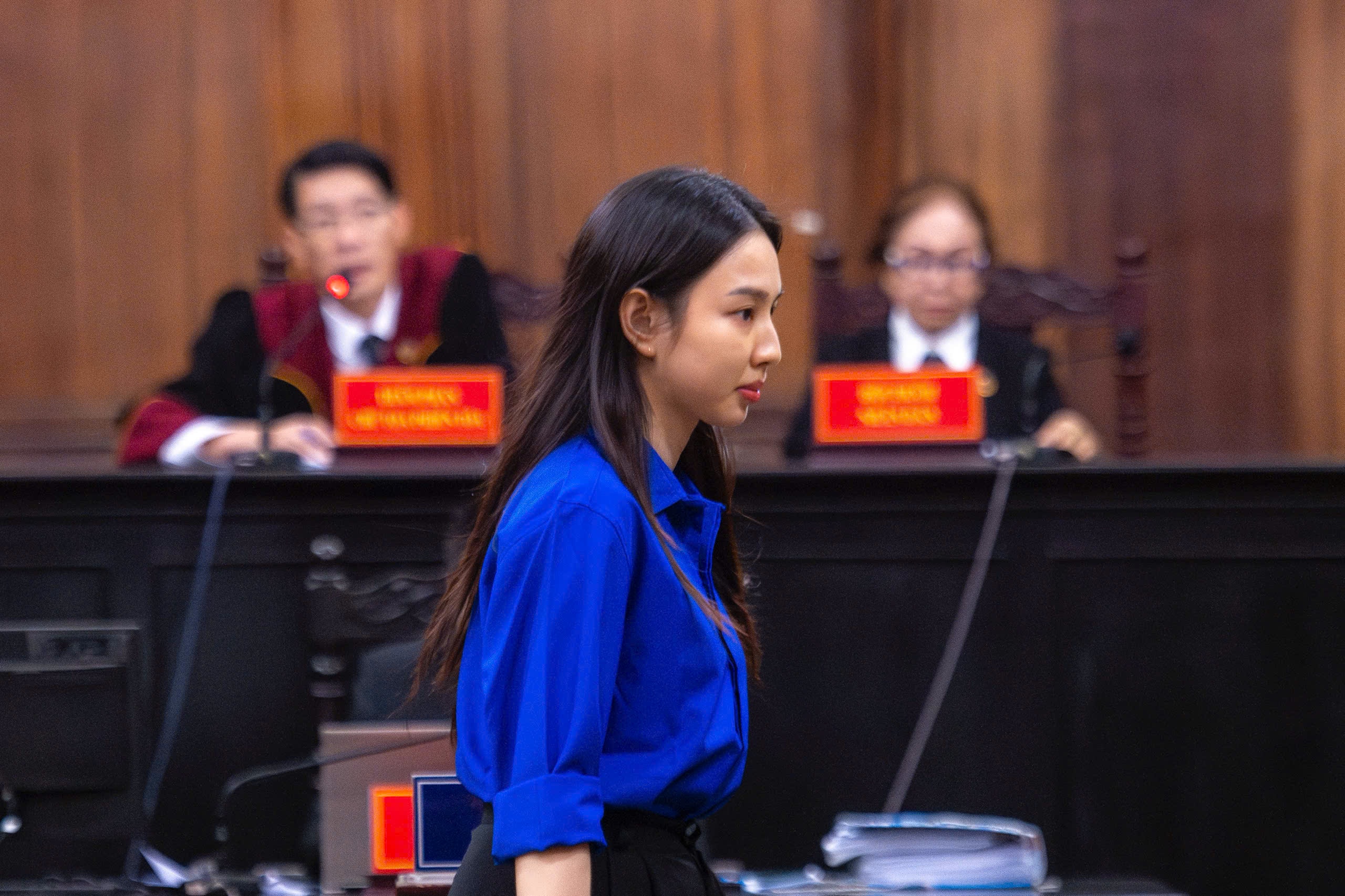 Toa tuyen an doi voi Thuy Tien, Hang Du Muc, Quang Linh Vlog hinh anh