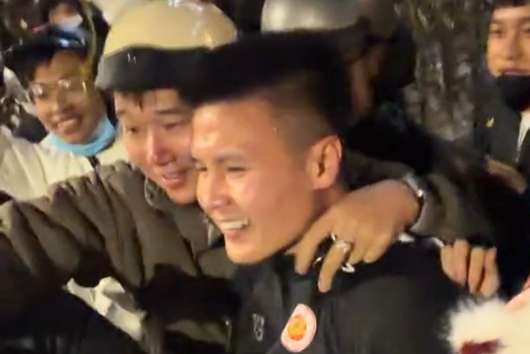 Quang Hai 'di bao' hinh anh