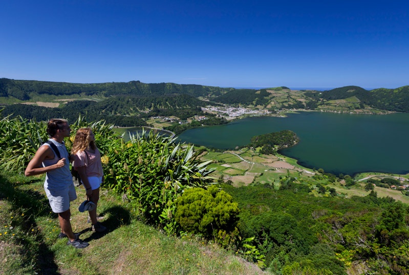 du lich tren mieng nui lua anh 3