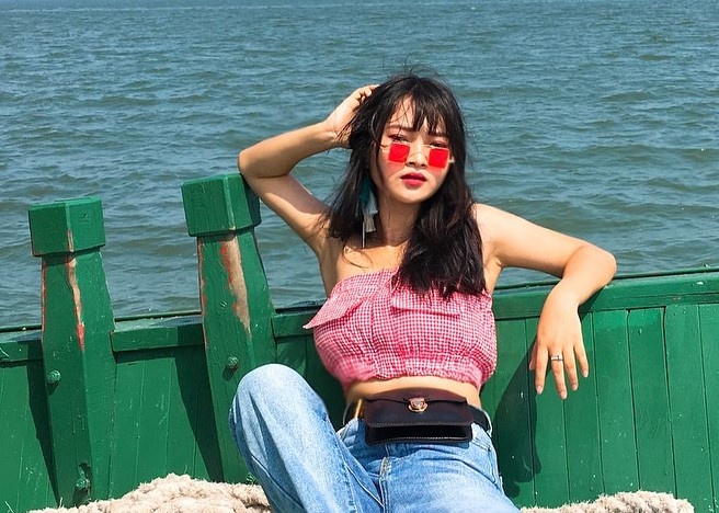 Kham pha vinh Ha Long qua anh check-in cua gioi tre he nam nay hinh anh