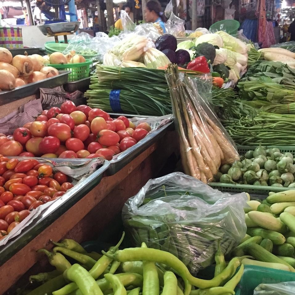 cho tren duong sat thai lan anh 3