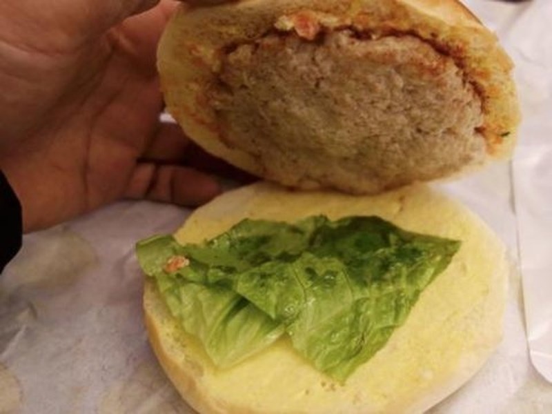 bữa ăn kinh khủng trên máy bay ảnh 4 bua an kinh khung tren may bay anh 4