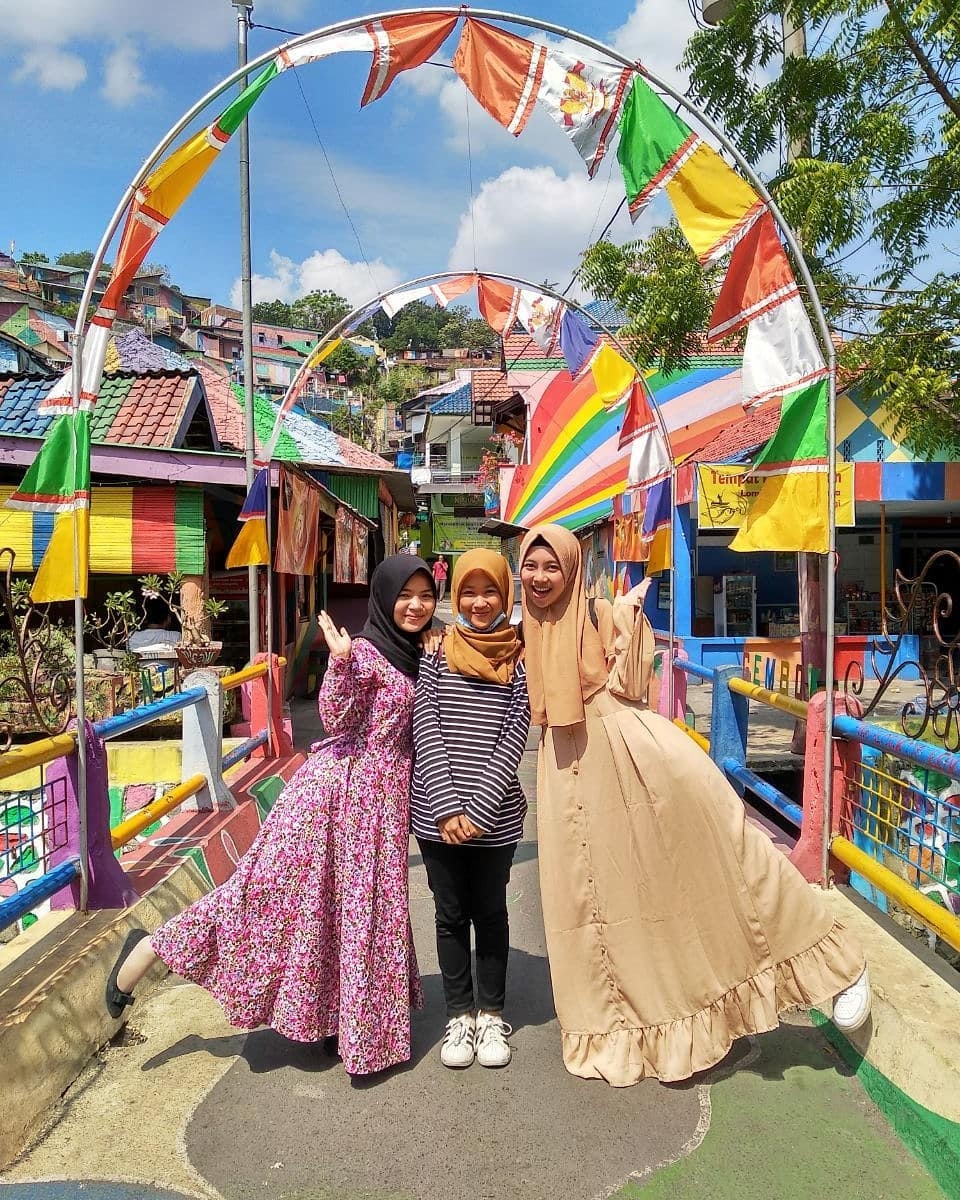 lang bay sac cau vong indonesia anh 8