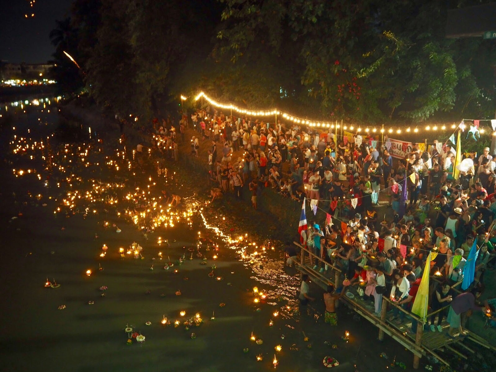 le hoi tha den troi chiang mai anh 8