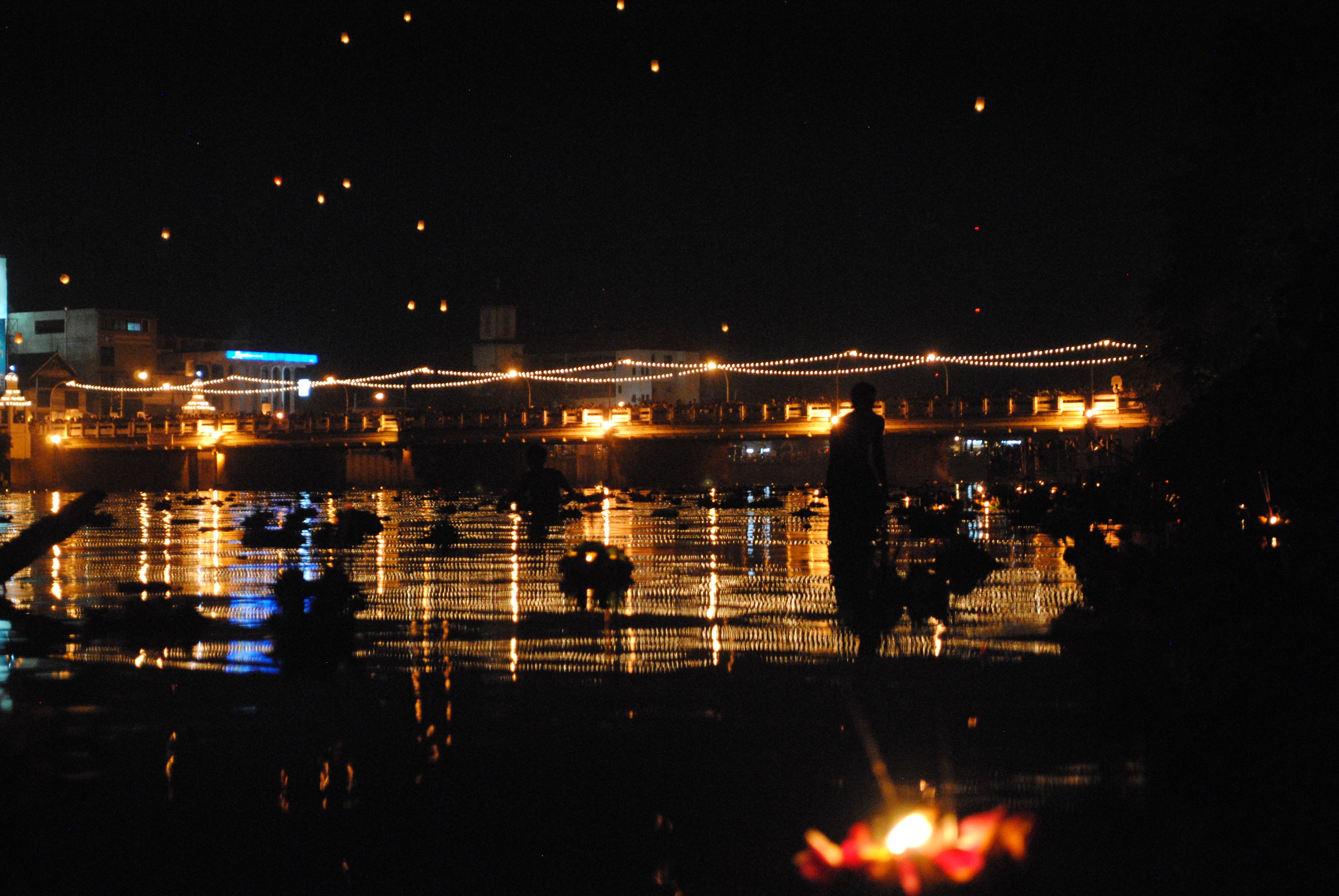 le hoi tha den troi chiang mai anh 10