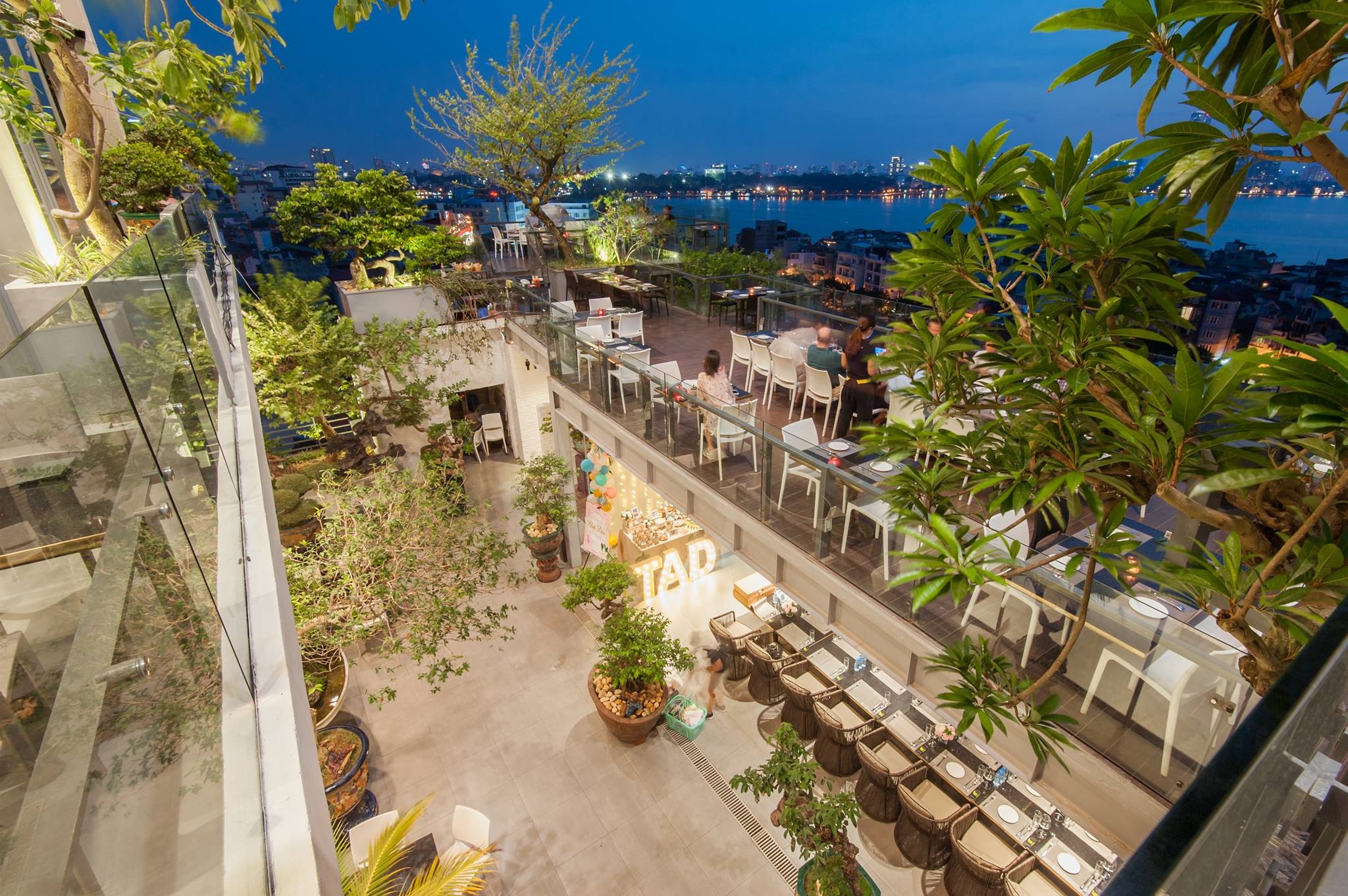 quan ca phe tren cao anh 8