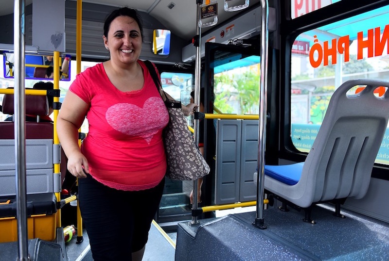 Dut canh khach di xe bus bi moi xuong vi tra 50.000 dong hinh anh