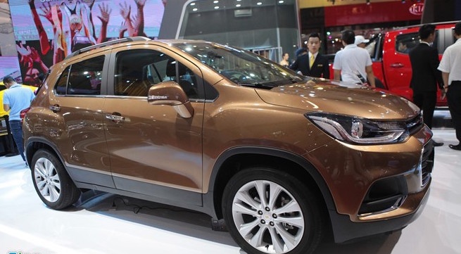 Mua nha, oto, xe may se khong duoc dung tien mat hinh anh