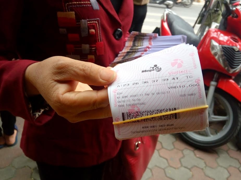 Da Nang cam ban dao ve so Vietlott hinh anh