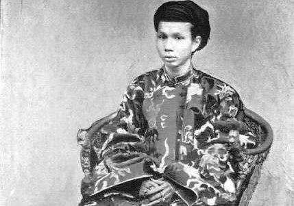 Chuyen uong ruou cua cac nha vua Viet hinh anh