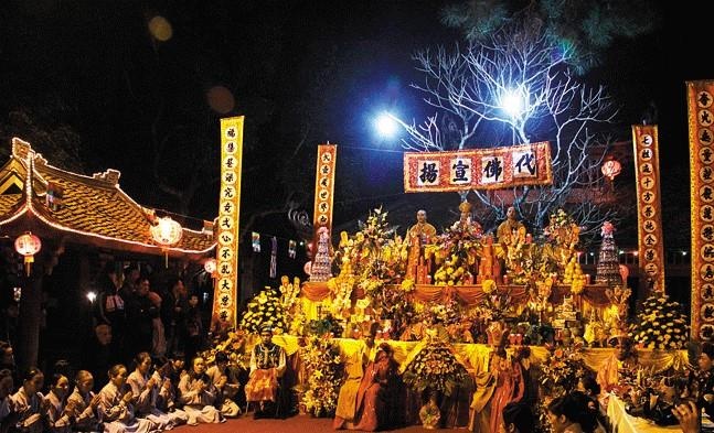 Cac vua Viet cung le Vu Lan nhu the nao? hinh anh