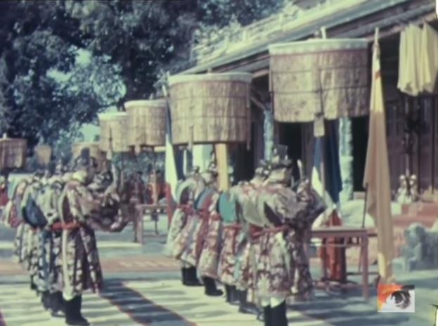 Vua Khai Dinh voi viec dat le ‘quoc khanh’ cua trieu Nguyen hinh anh