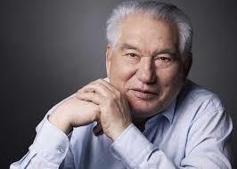 Chingiz Aitmatov, Giamilia, truyện núi đồi và thảo nguyên, nhà văn Kyrgyzstan ảnh 2 Chingiz Aitmatov, Giamilia, truyen nui doi va thao nguyen, nha van Kyrgyzstan anh 2