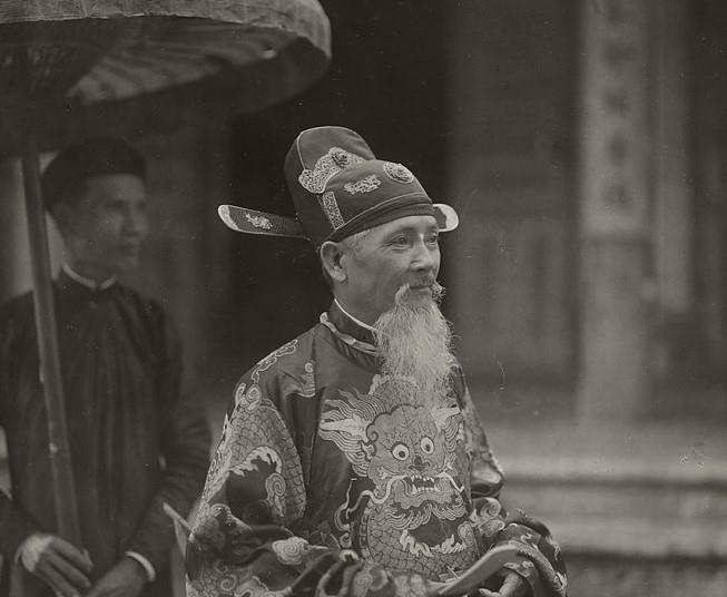 Vi cuu Thuong thu ke chuyen ve quan truong trieu Nguyen hinh anh