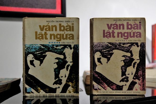 Tu cuon truyen den bo phim 'Van bai lat ngua' vang danh Chanh Tin hinh anh