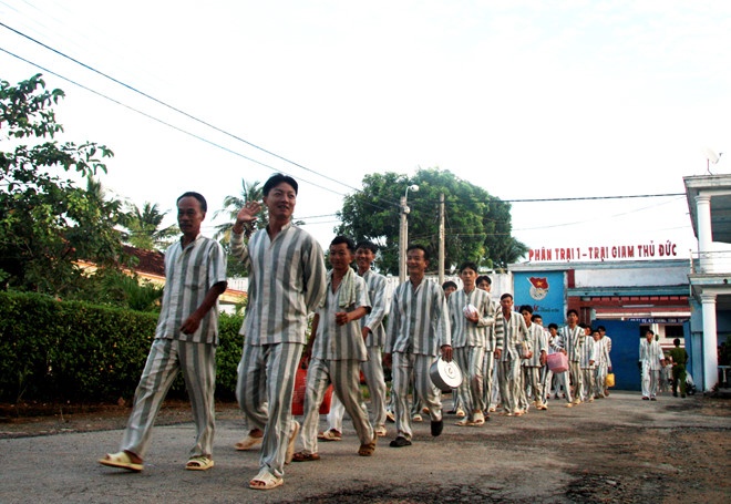 đâm chết vợ trong buồng hạnh phúc ảnh 2 dam chet vo trong buong hanh phuc anh 2