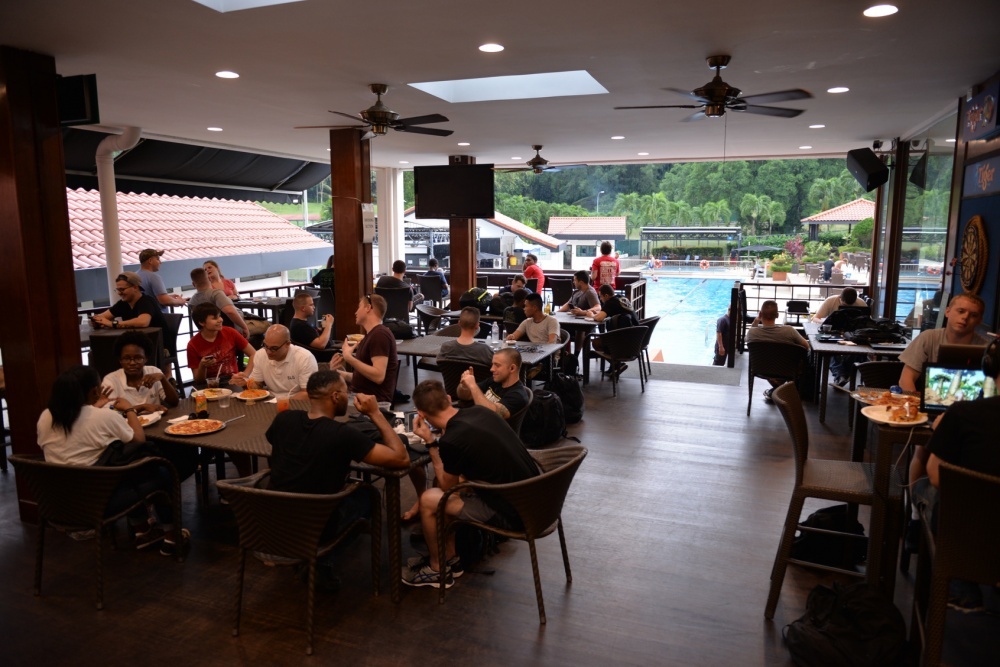 hau can tau USS Carl Vinson anh 2