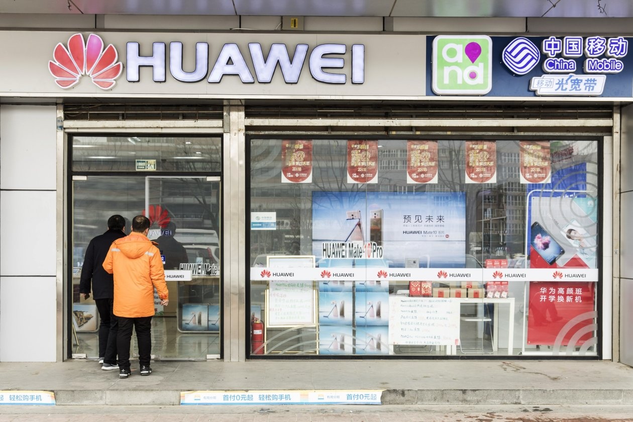 Huawei bi nghi ngo bao mat anh 1