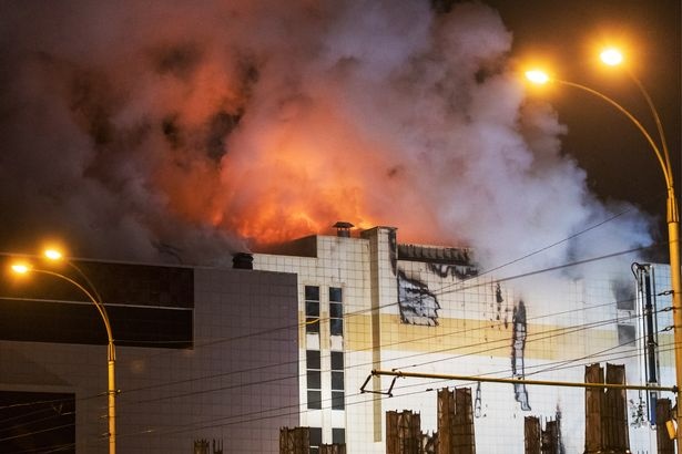 Hien truong vu chay o trung tam thuong mai Nga hinh anh