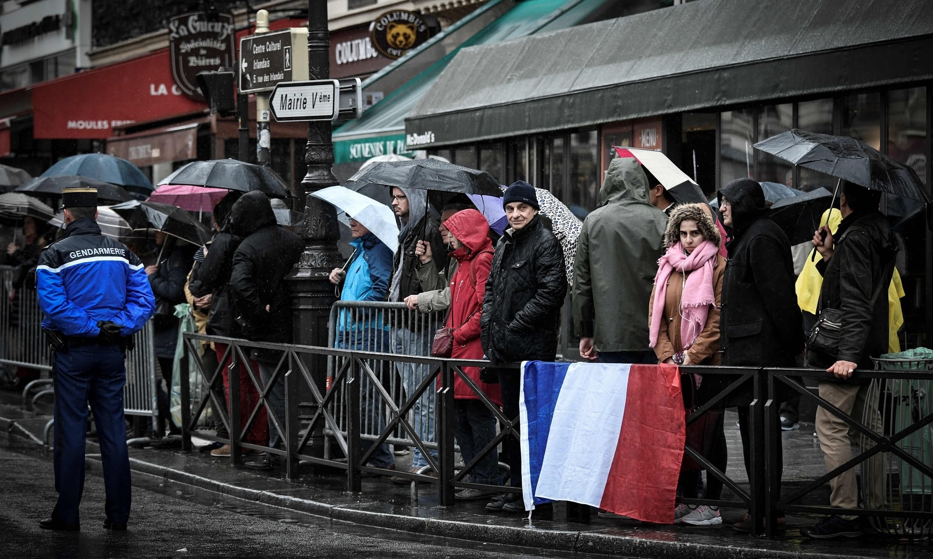 Cảnh sát Pháp hy sinh cứu con tin ảnh 8 Canh sat Phap hy sinh cuu con tin anh 8