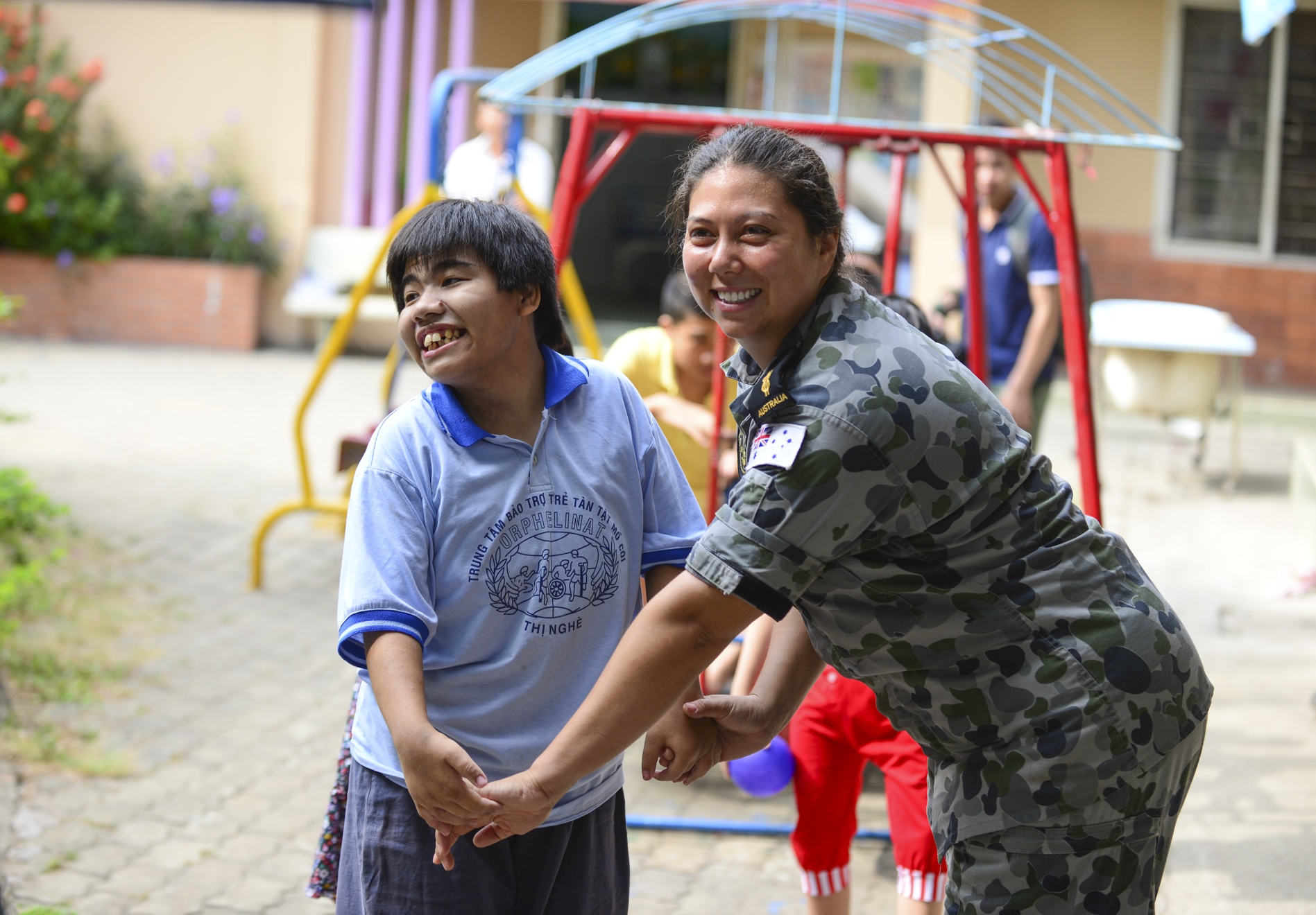 Hai quan Australia tham tre tan tat anh 7