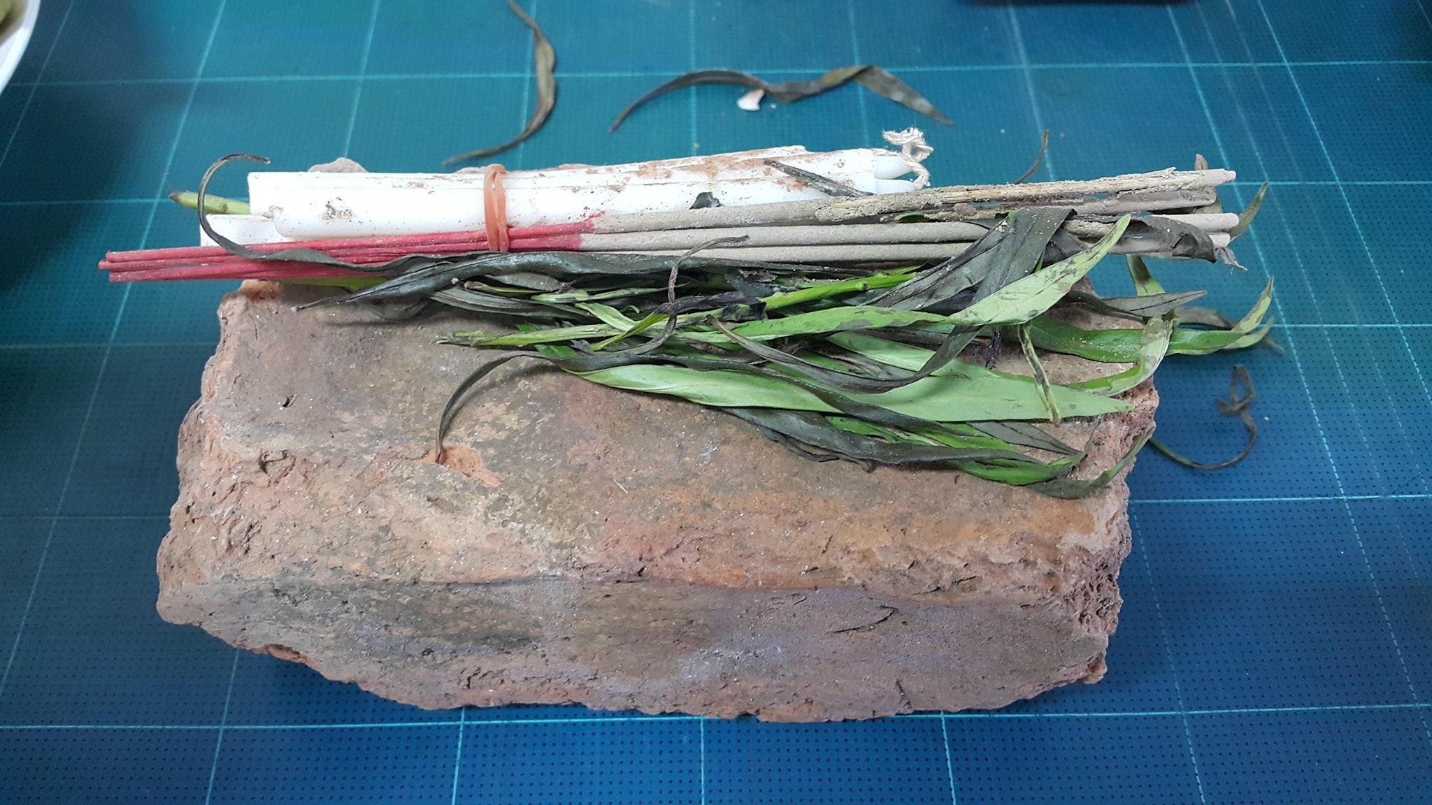 Du khach gui lai vien da trom tu chua Thai vi gap xui xeo hinh anh