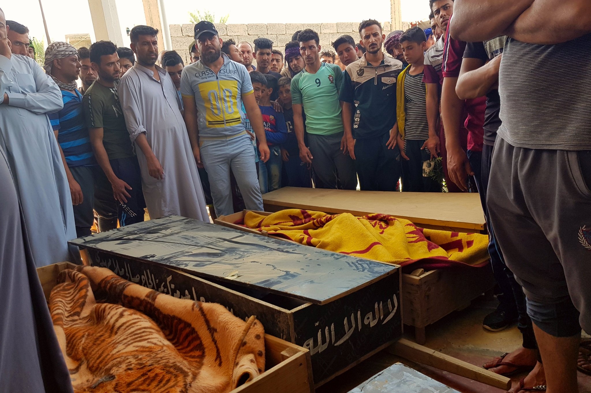 Phan doi IS, 21 dan lang Iraq bi giet hai hinh anh