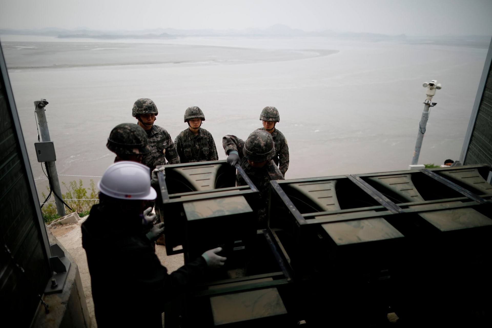 Han Quoc go loa phat thanh chong Trieu Tien vao top anh tuan hinh anh