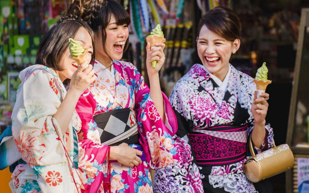 Tho may kimono Nhat chat vat tim duong hoi sinh nghe truyen thong hinh anh