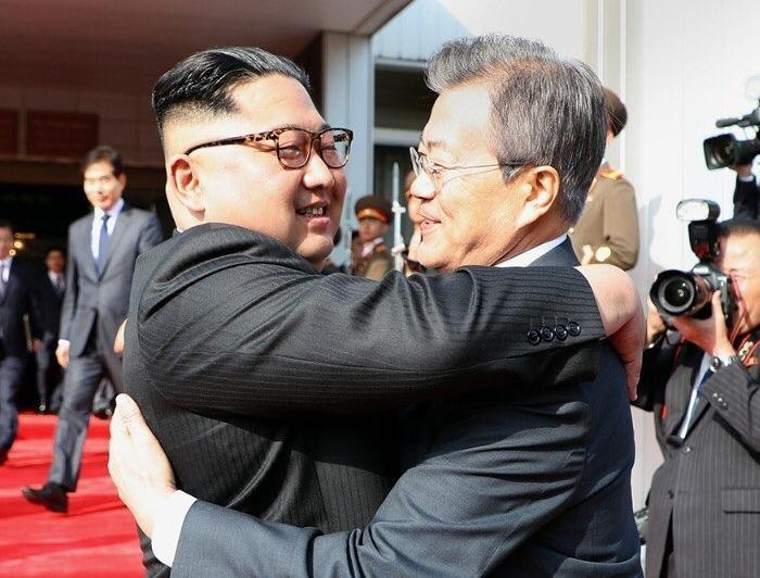 Kim Jong Un bat ngo gap Moon Jae In lan 2 o Ban Mon Diem hinh anh