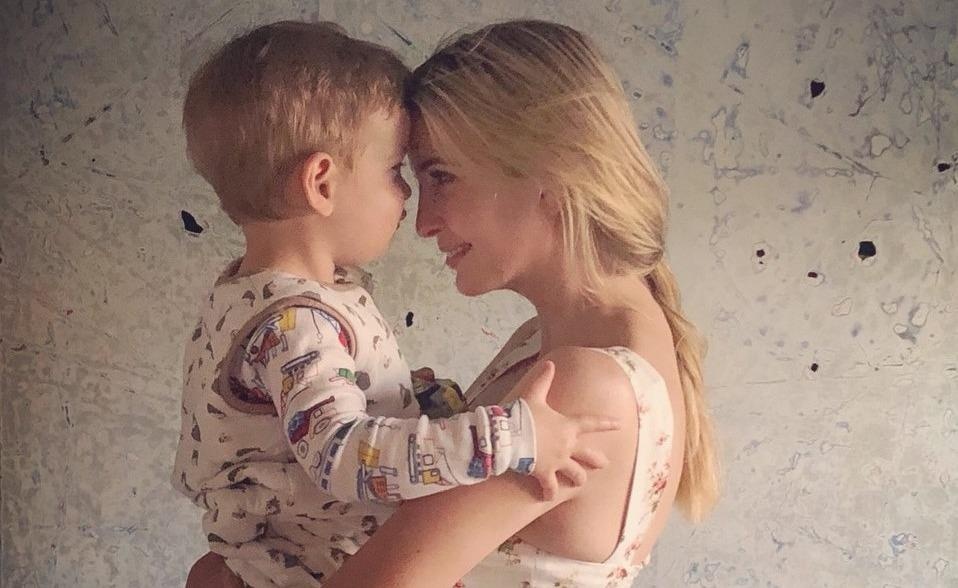 Ivanka bi chi trich vi anh om con khi tre em nhap cu bi lac cha me hinh anh