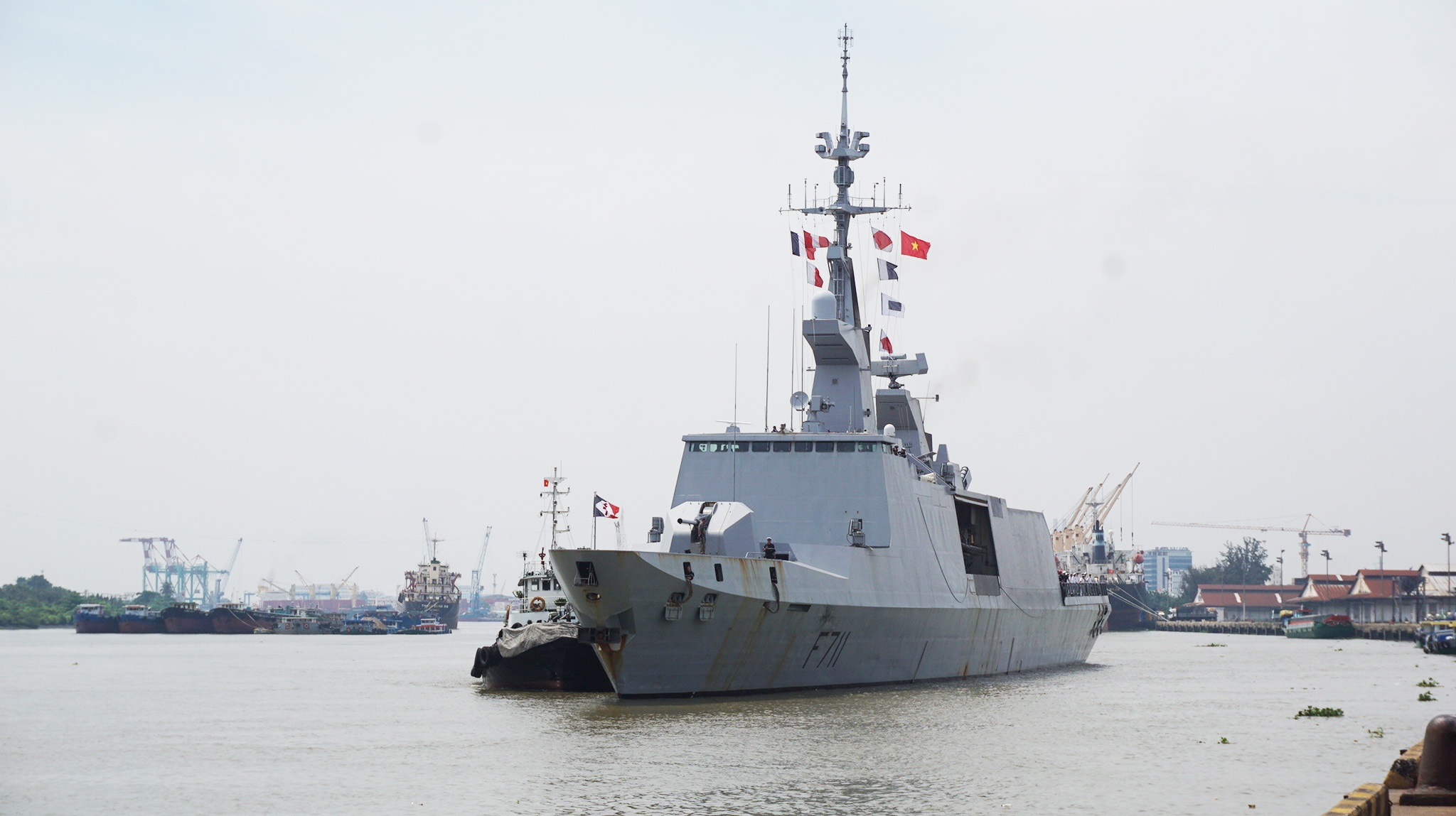 tau quan su Phap anh 2