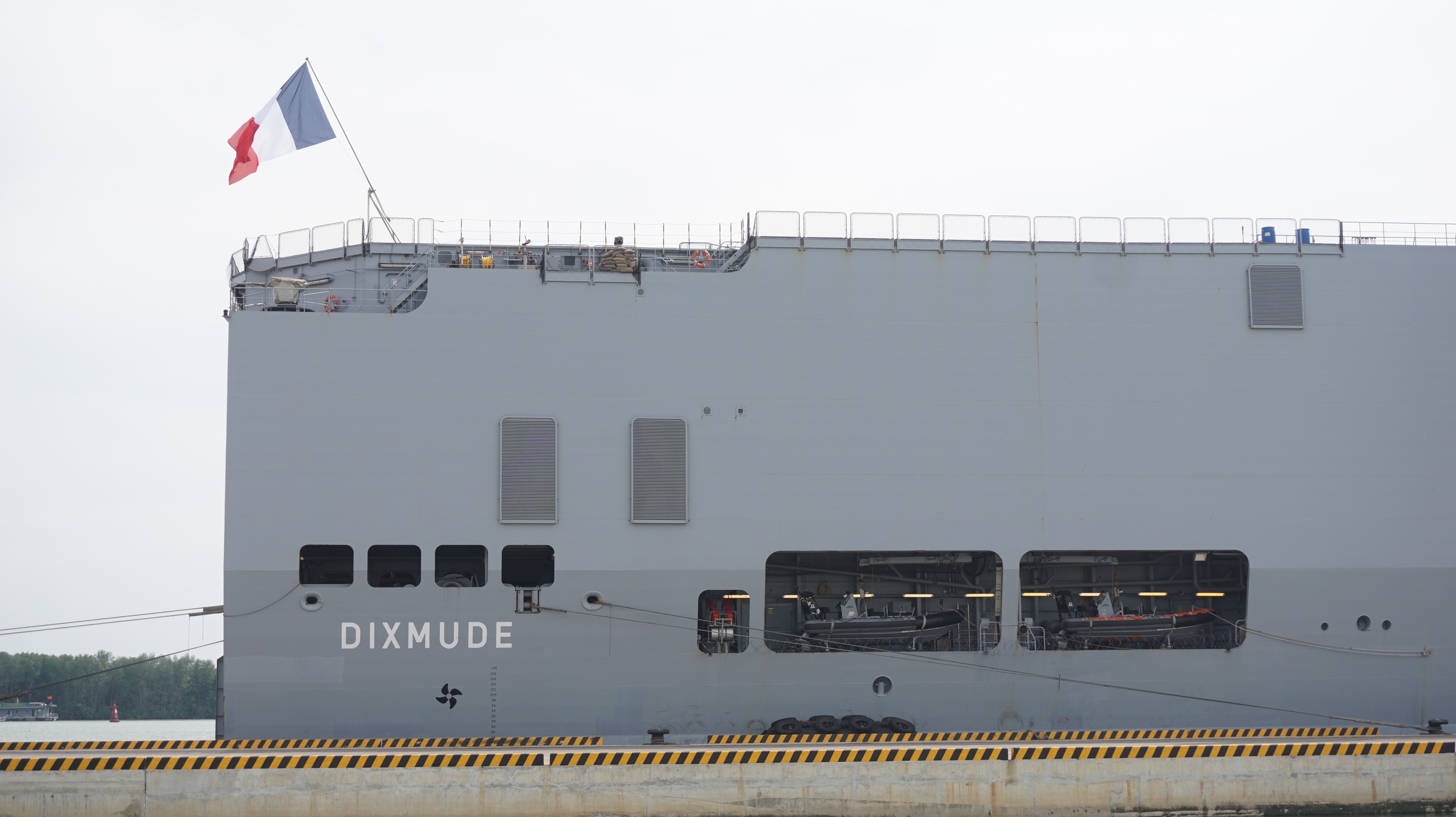 tau quan su Phap anh 5