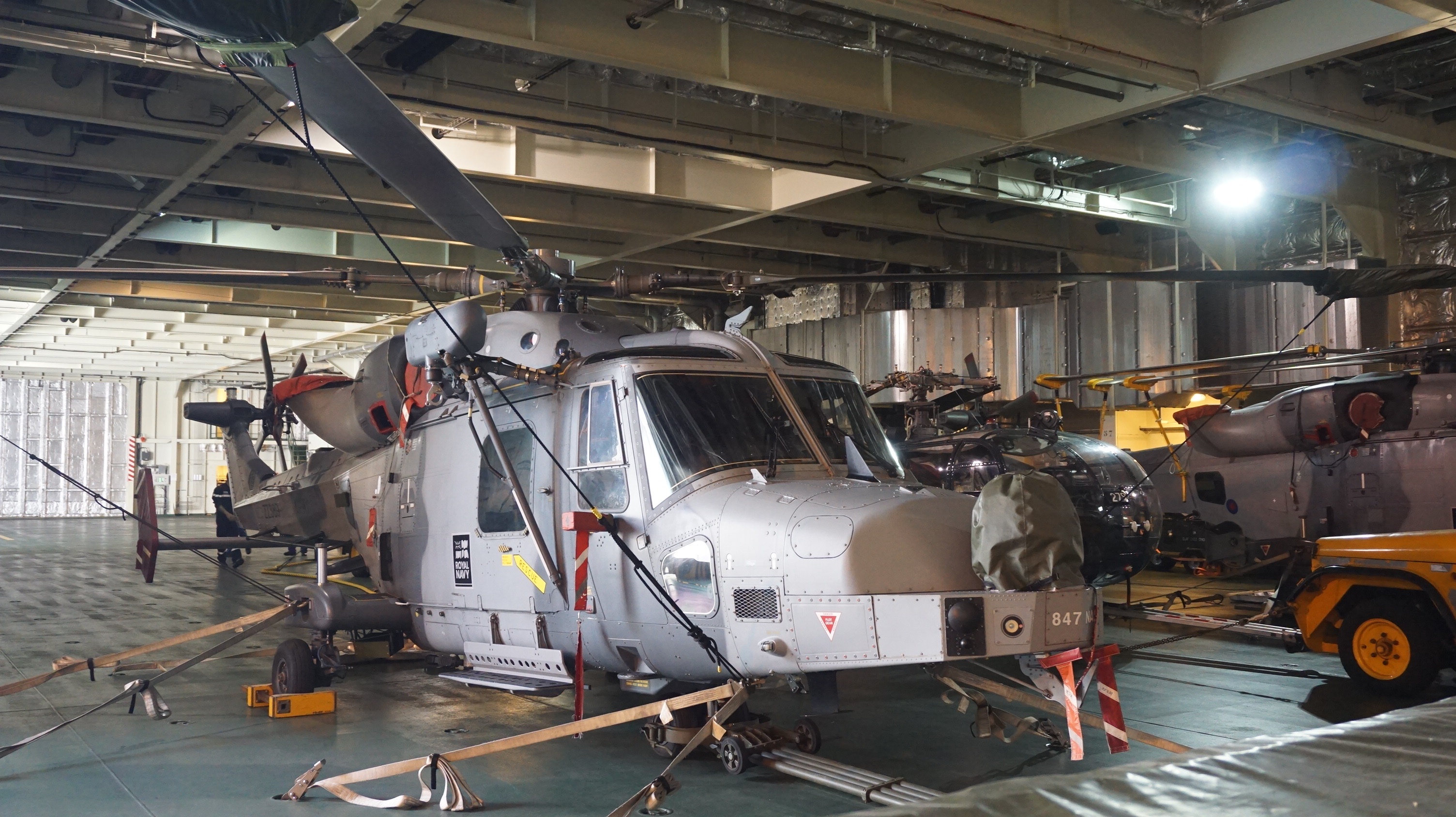 tau quan su Phap anh 6