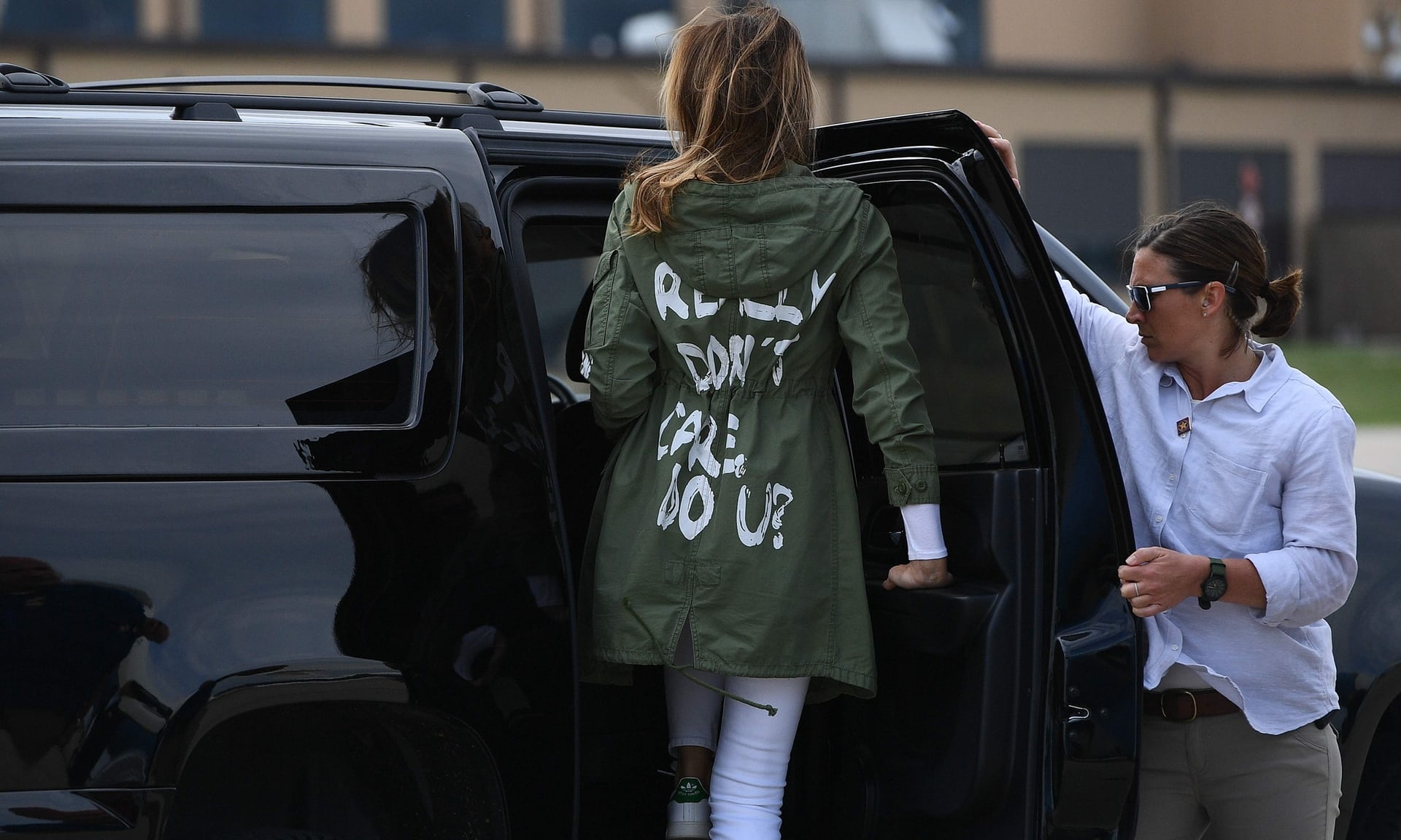Melania Trump mac ao 'khong quan tam' khi tham tre nhap cu hinh anh