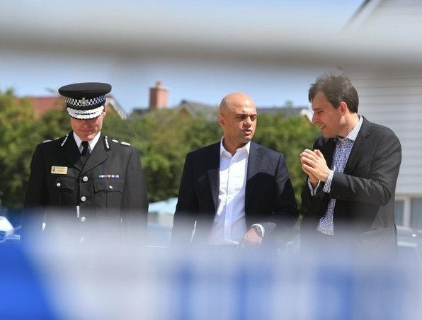 Nguoi phu nu dinh chat doc than kinh Novichok o Anh da tu vong hinh anh