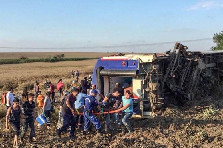 lật tàu ở Thổ Nhĩ Kỳ ảnh 1 lat tau o Tho Nhi Ky anh 1