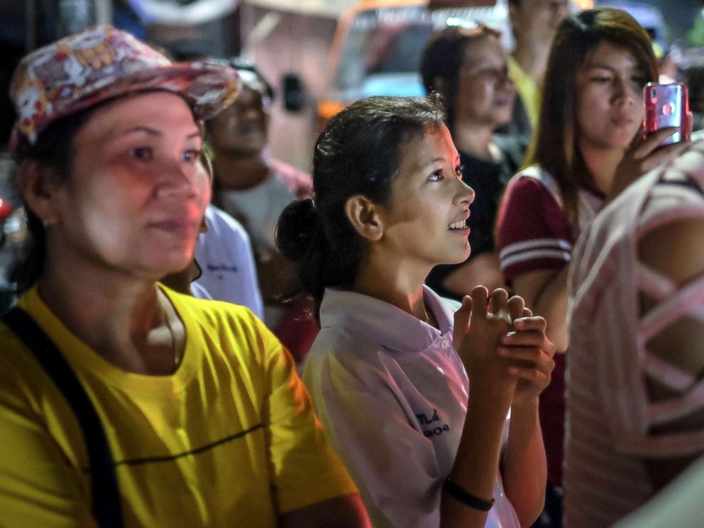 nhóm cứu hộ đội bóng Thái suýt không ra ngoài được ảnh 2 nhom cuu ho doi bong Thai suyt khong ra ngoai duoc anh 2