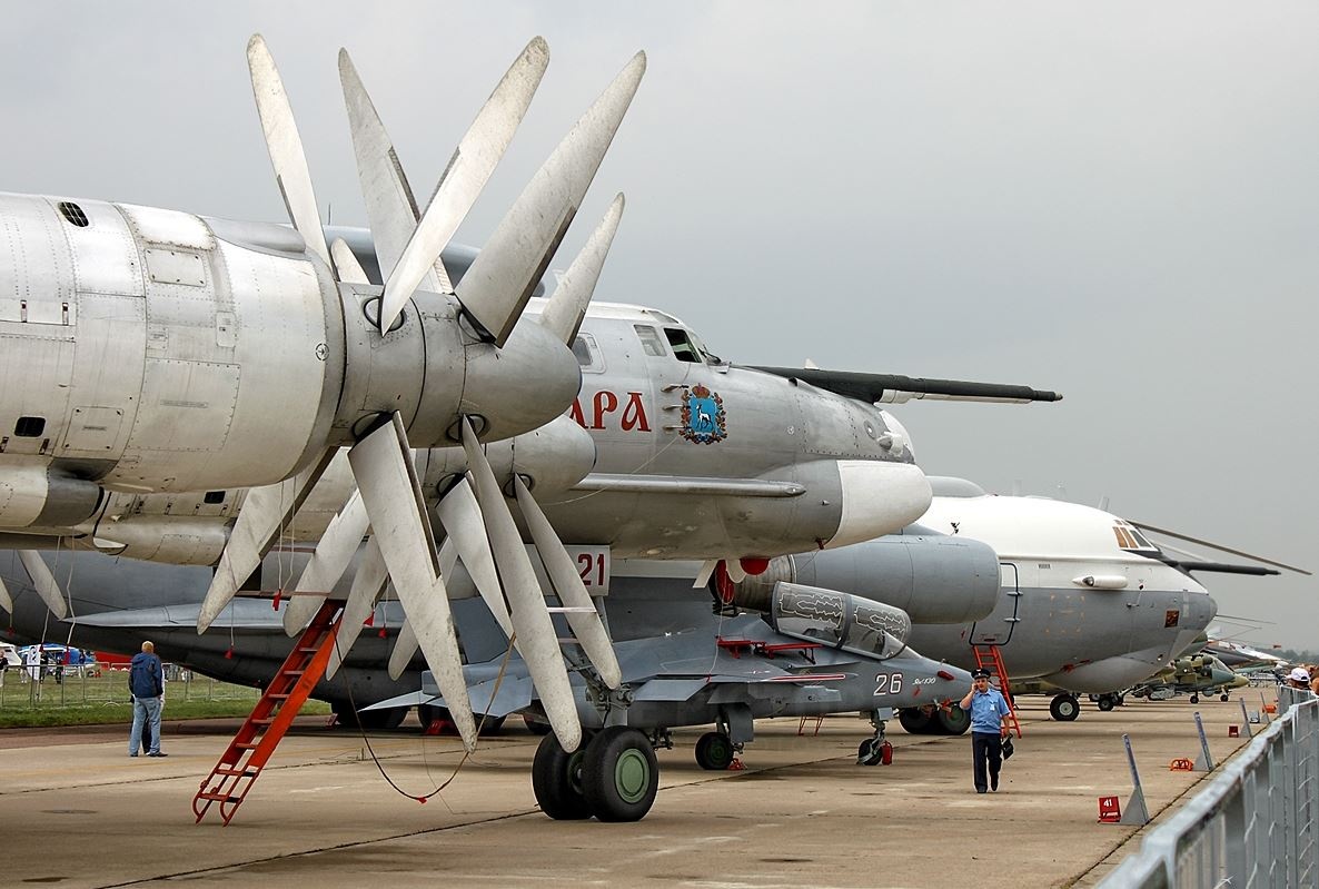 chien dau co Han Quoc chan may bay nem bom Nga anh 2