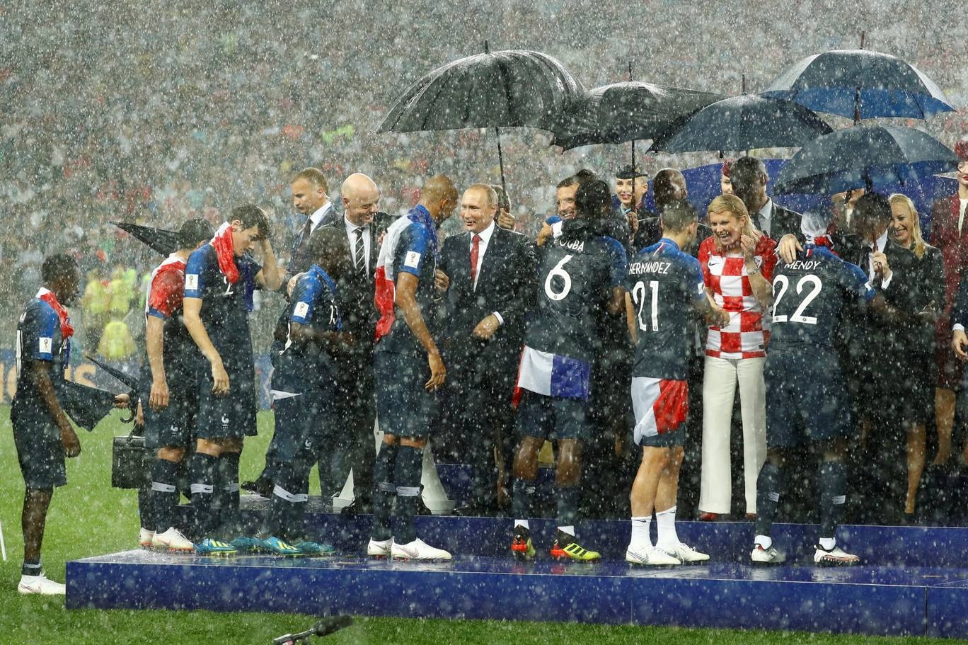 nguoi Phap an mung chien thang World Cup anh 12