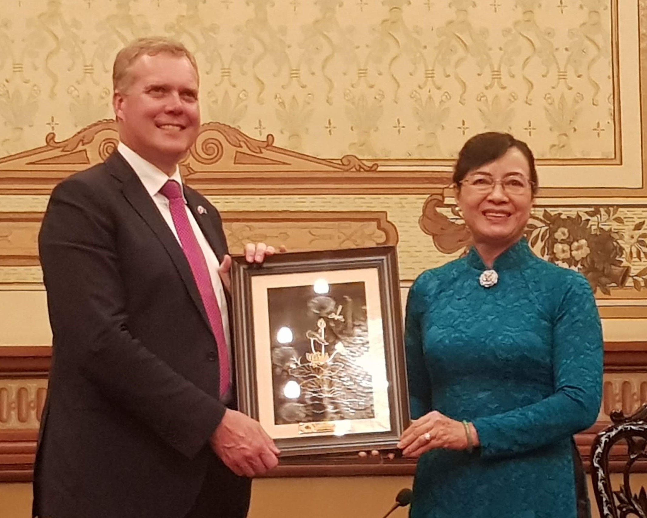 Chu tich Ha vien Australia: Hy vong tang cuong hop tac voi TP.HCM hinh anh