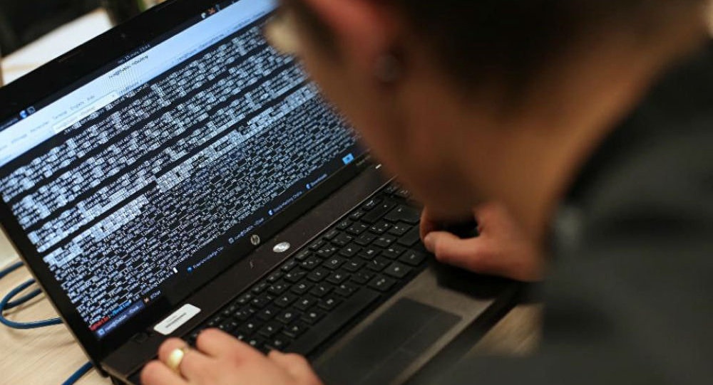 My bat 3 tin tac Ukraine do danh cap hang chuc trieu USD hinh anh